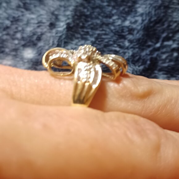10k YG And 1c Diamond Floral Bow Knot Ring - Picture 6 of 6